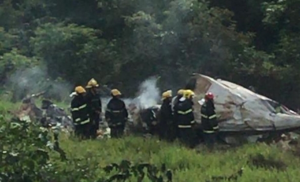 Queda de avião em Minas Gerais mata quatro pessoas